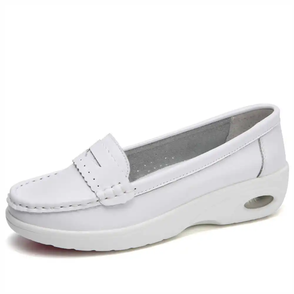 Thick Sole Slipon White Traine - đánh giá và giá Useful Tech Accessories Gifts For Husband