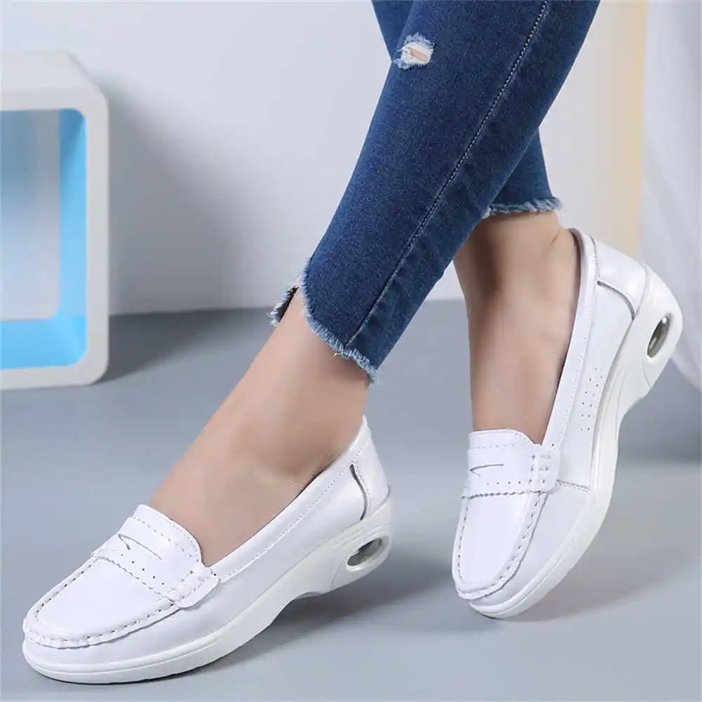 Thick Sole Slipon White Traine - đánh giá và giá Useful Tech Accessories Gifts For Husband